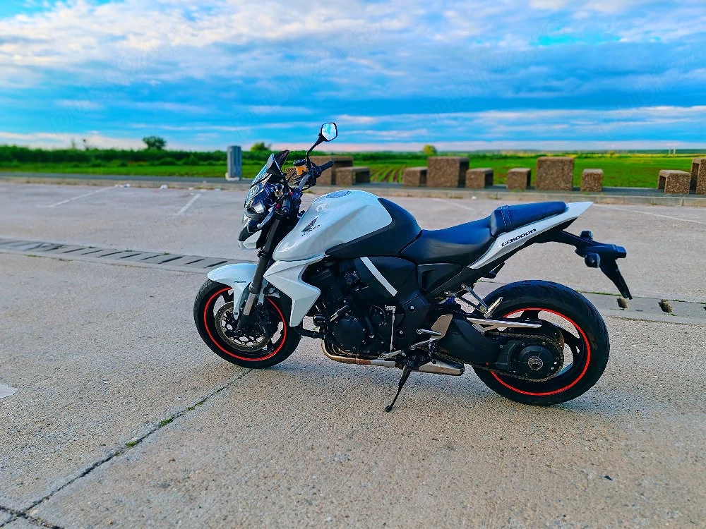Honda cb1000r