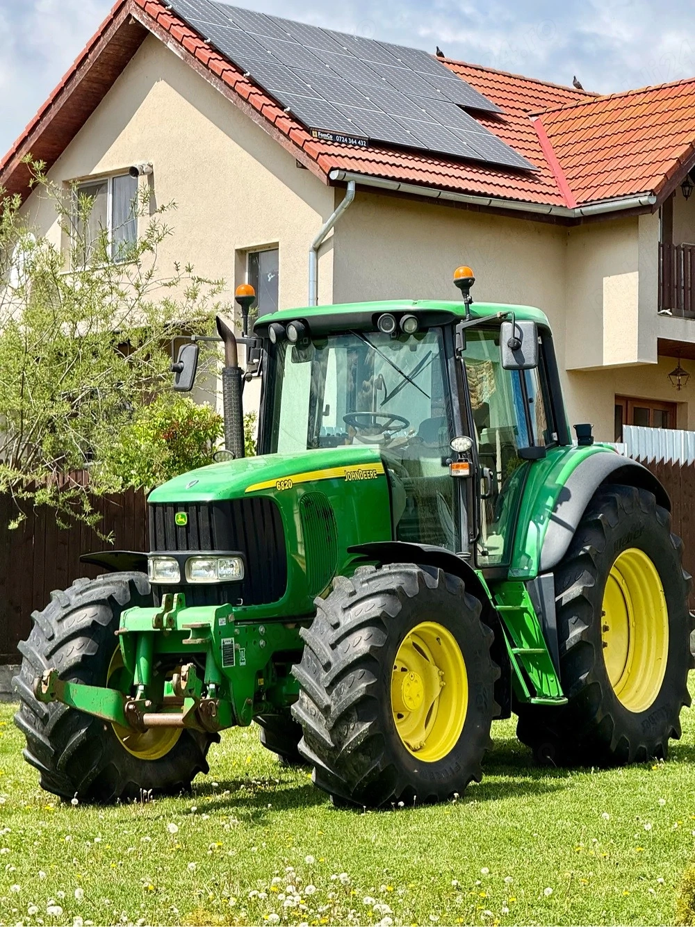 John Deere 6820