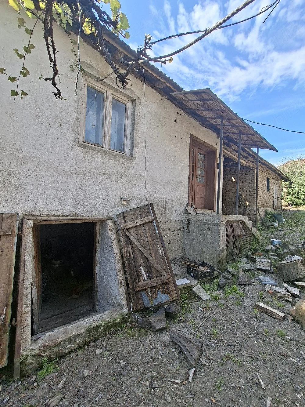 Vand sau schimb cu garsoniera