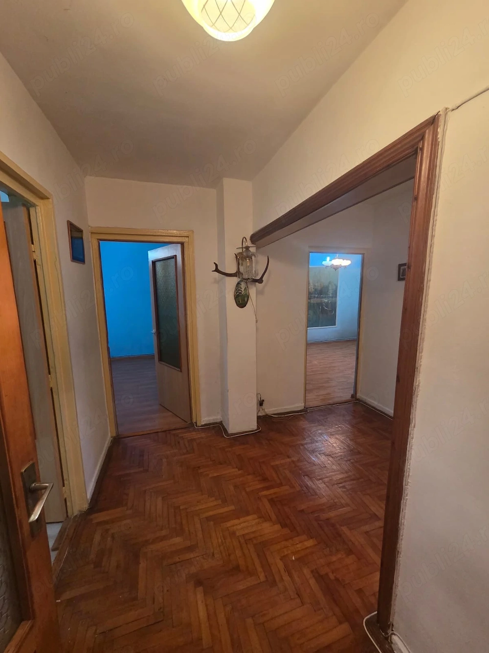 Vânzare apartament 3 Camere 