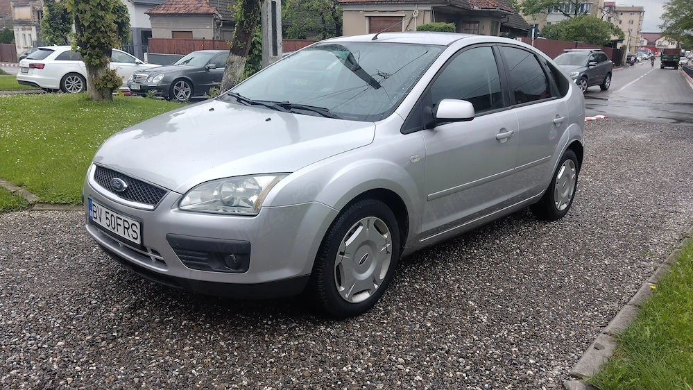 FORD FOCUS 1.6 benzina, 101 cp, 2006, euro 4, GPL,hatchback 5 usi, KEYLESS GO-ENTRY