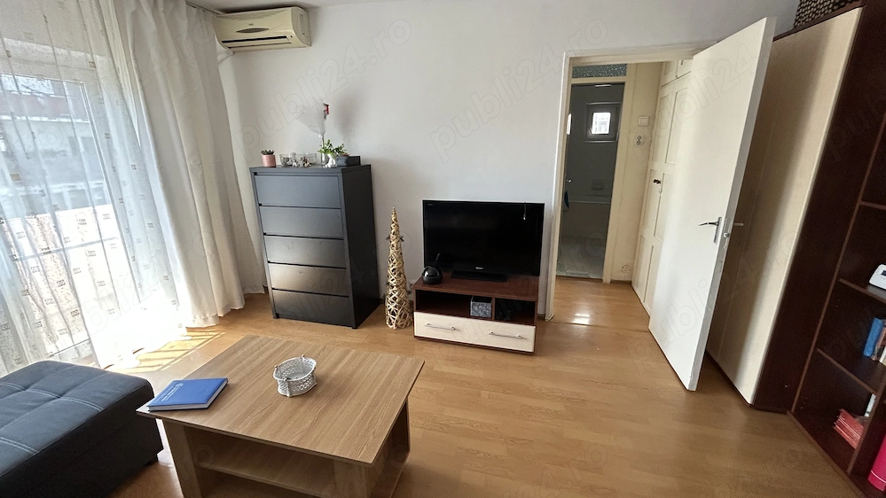 Vand apart.2 cam.Micalaca-Miorita, et.3 din 4,st.73 mp,cu centrala pe gaz,renovat