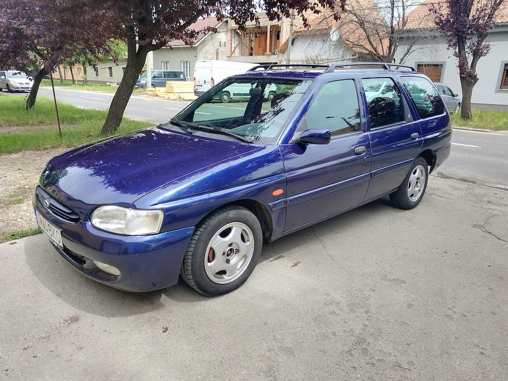 Ford Escort GHIA1.6i an1998,AC,central