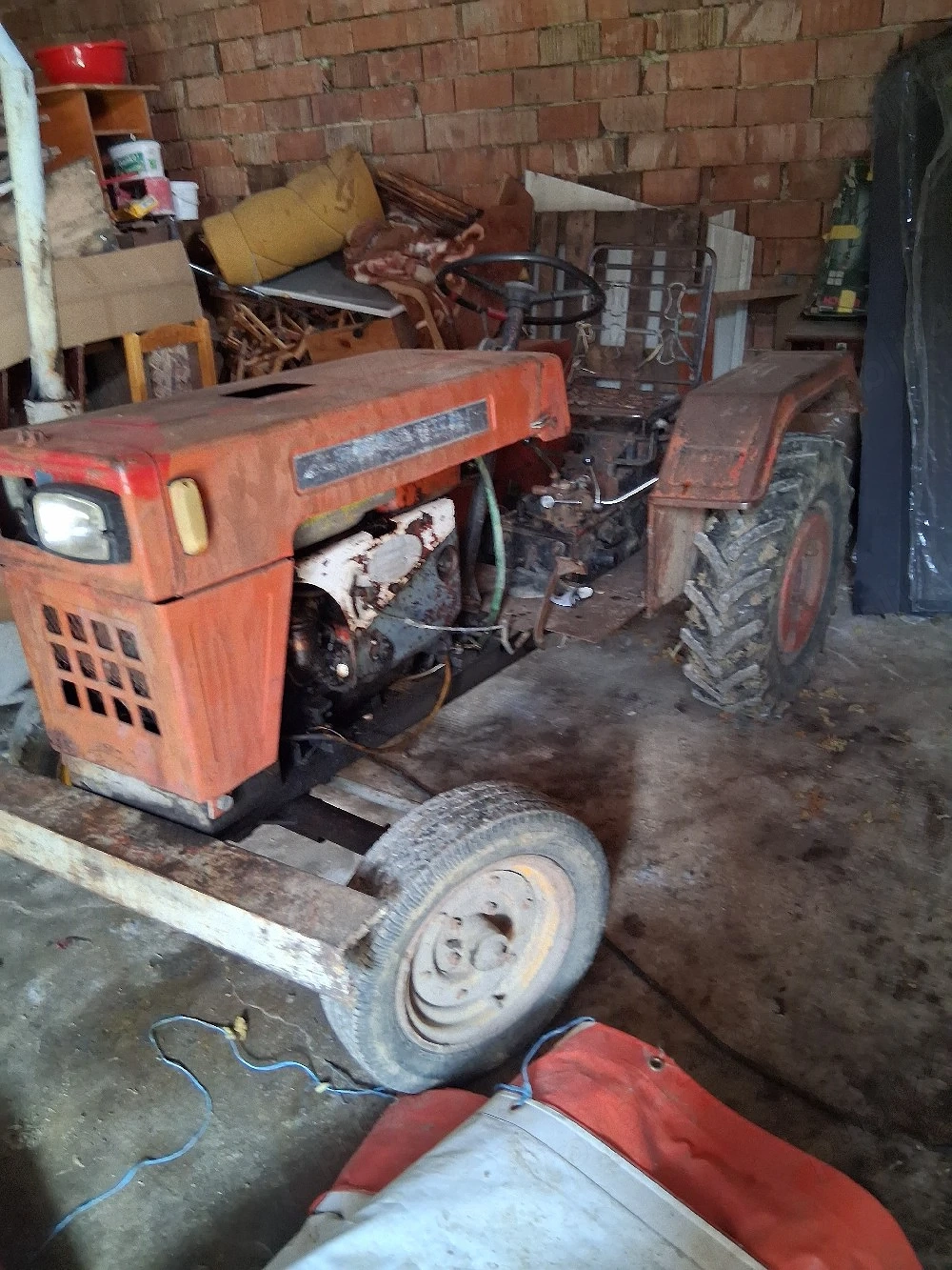 vând tractor chinezesc 