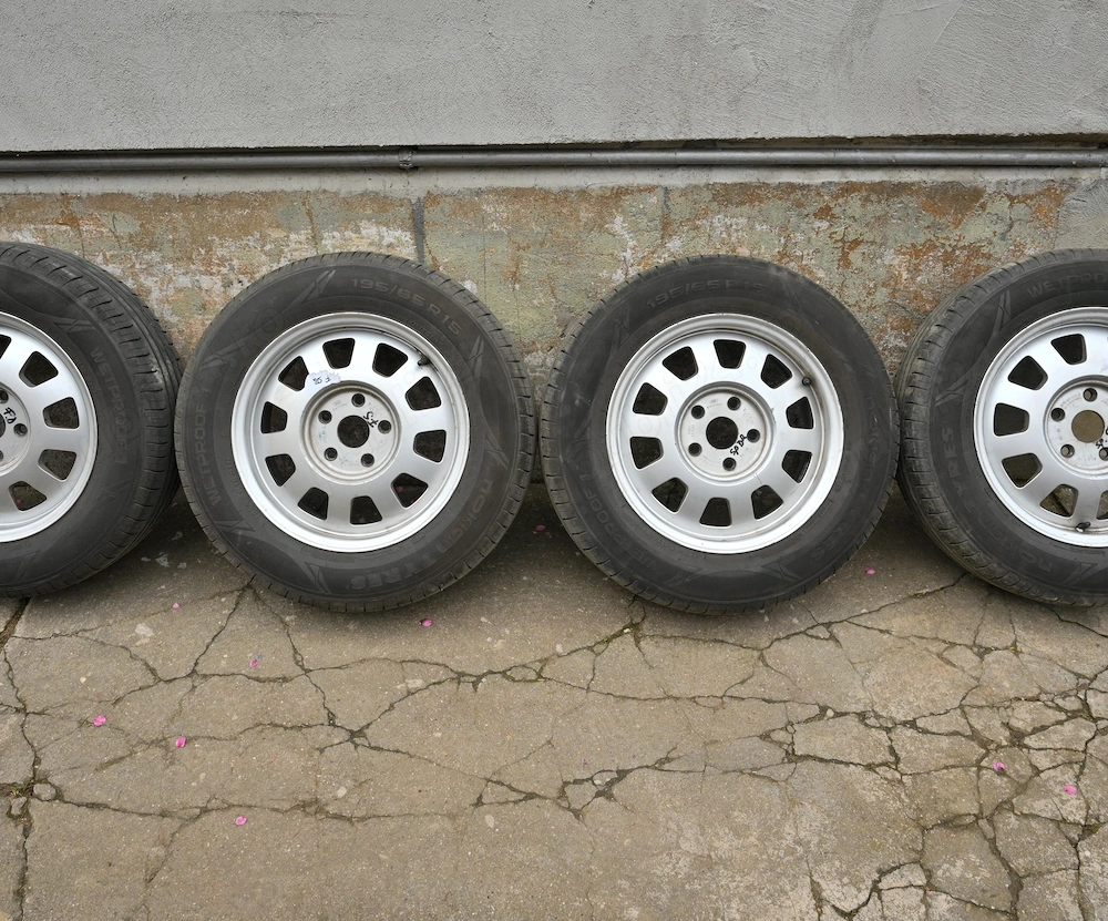 Genti si anvelope Nexen pt Passat 195/55 R15 = 800 lei