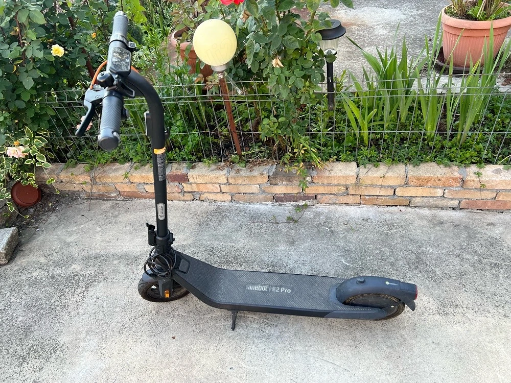 Trotinetă electrică Segway Ninebot E2 Pro   stare foarte bună