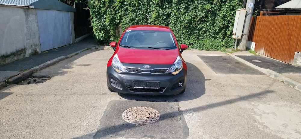 Kia Rio 2013 1.3 benzina    pret 2300e