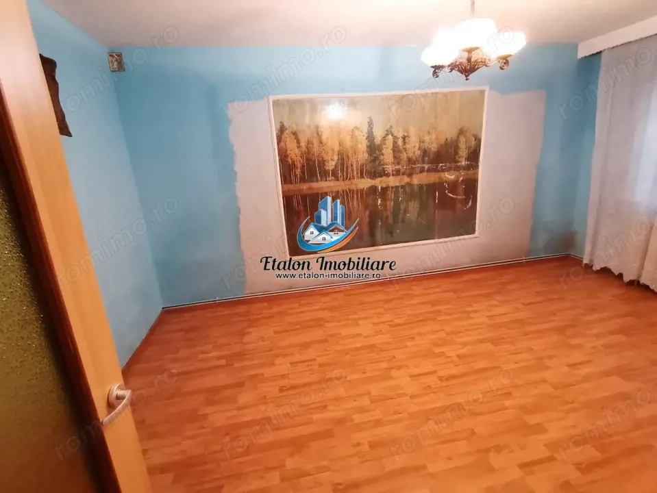 Apartament 3 camere, 2 bai, boxa, parter inalt, zona 1 Mai