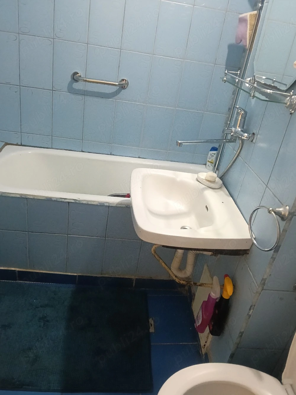 Vand garsonieră f.spatioasa, Gavana 2, etajul 5,cu lift modern,centrala termica,f curata.