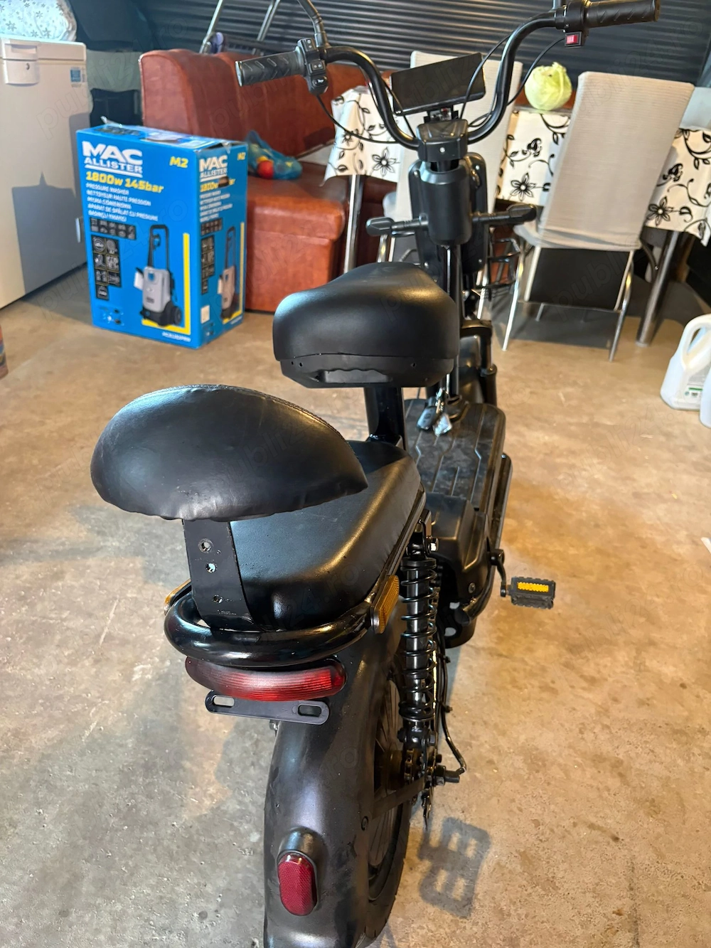Vand scuter electric