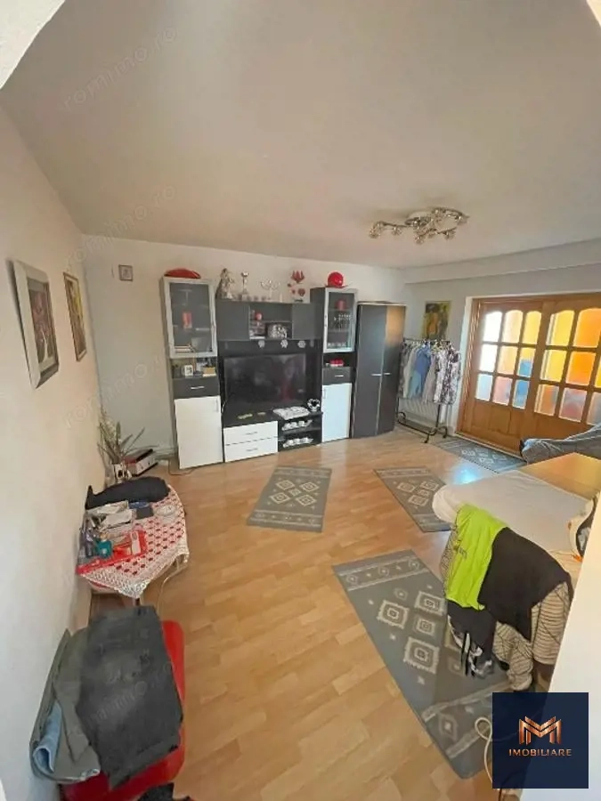 Apartament 3 camere,decomandat,ultimul etaj, zona Primaverii_Capat 1