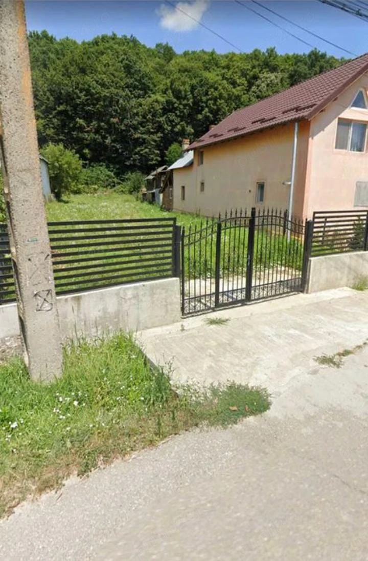 Vând teren intravilan Bascov