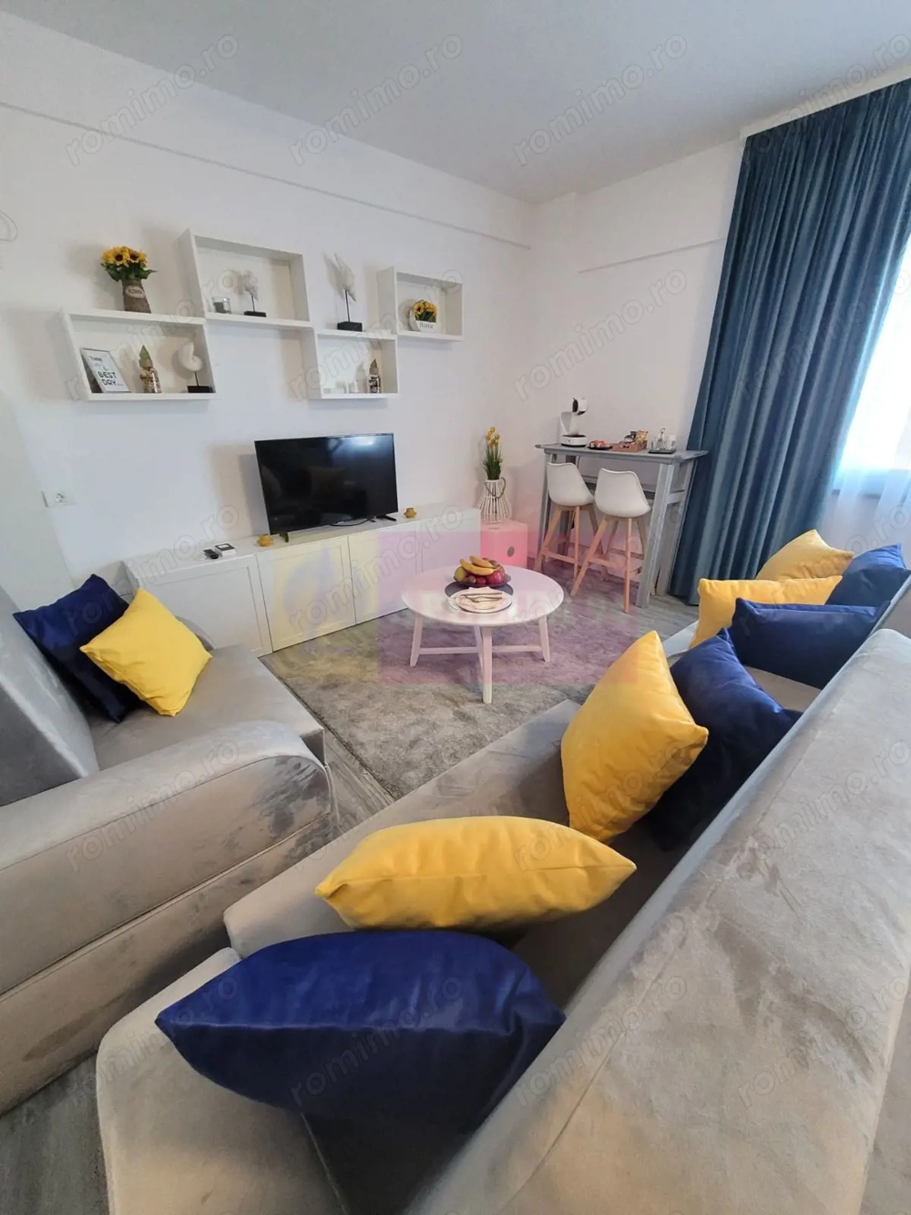 Apartament in prima linie parter cu vedere la mare.