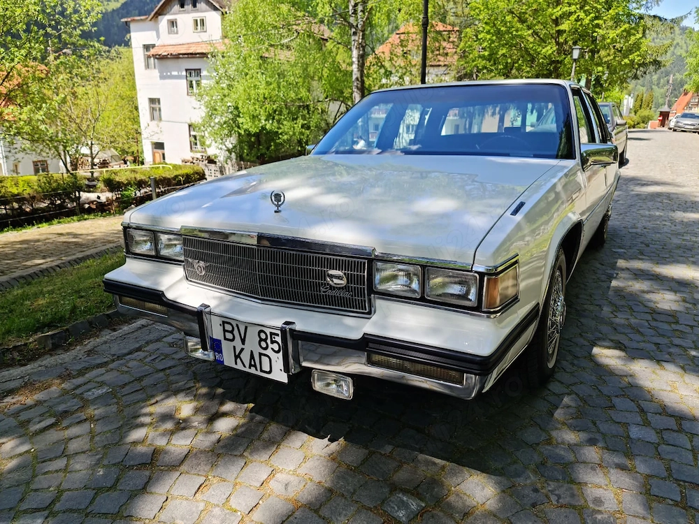 Cadillac Sedan deVille
