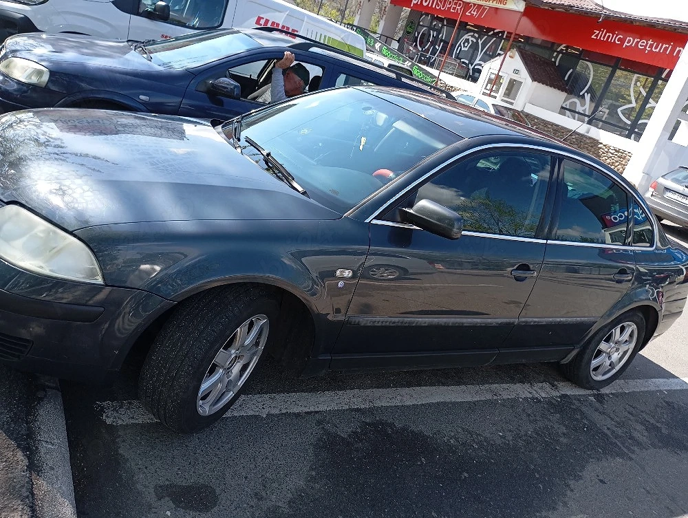 vând mașină personală 