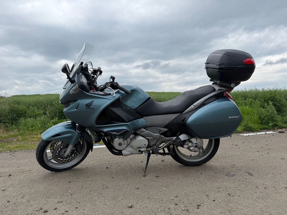 Honda Deauville NT 700 V