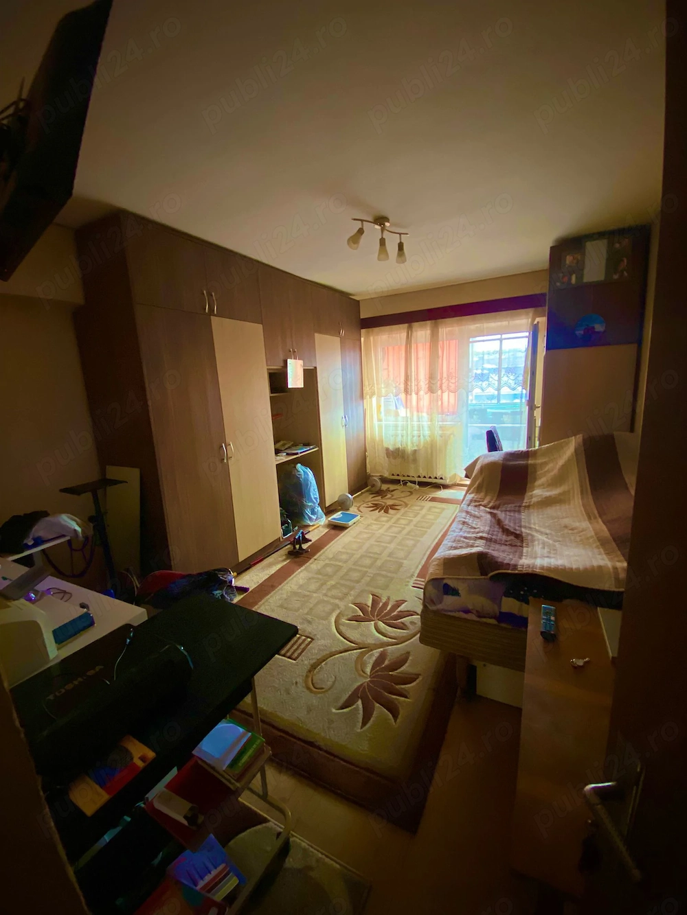 Persoana fizică vând apartament