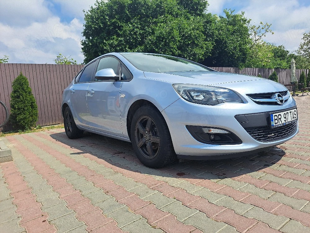 Opel Astra J 2017, Turbo 6+1 manual