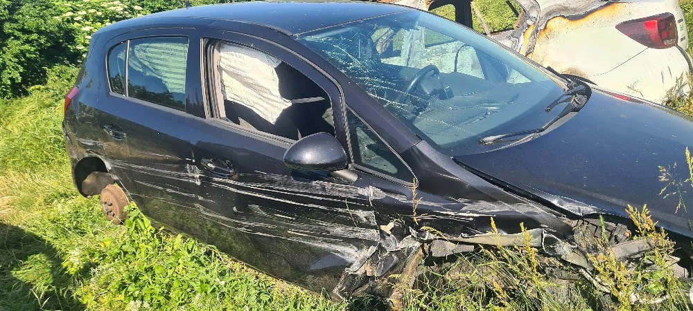 Dezmembrez Opel Corsa