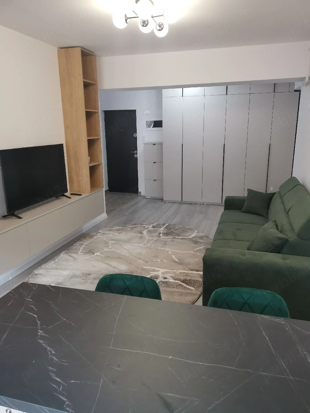 Inchiriez Apartament   garsoniera, Metrou  Aparatorii Patriei, Sector 4