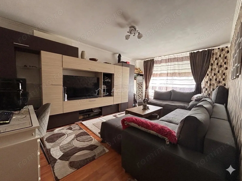 Apartament 3 camere tip PB bloc reabilitat