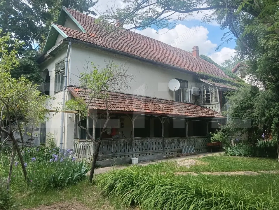 Casa de vanzare, 460 mp, 17 camere, zona Buzias 