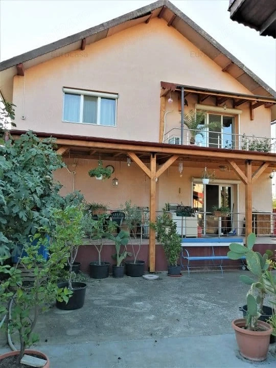 Casă individuală P+M, 6 camere, teren 645 mp in vatra satului Săcalaz 