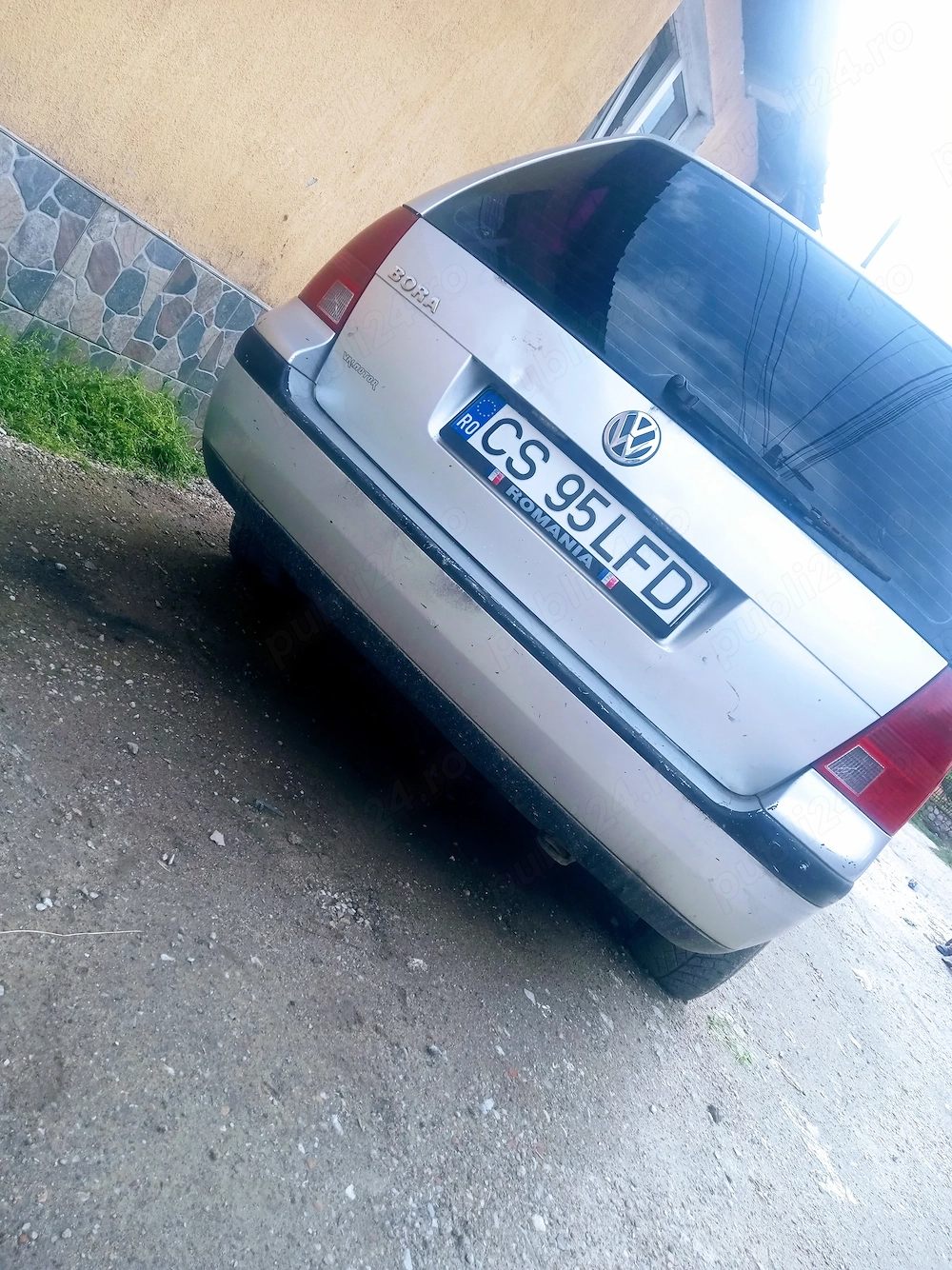 Vând sau schimb bora 