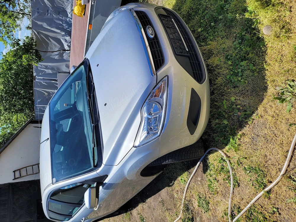 Vând Ford focus 