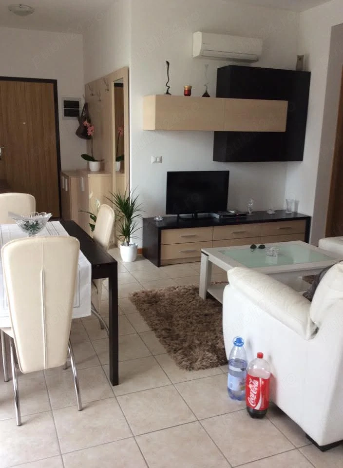 Apartament 3 camere, două terase , două băi, 61 m pătrați utili 