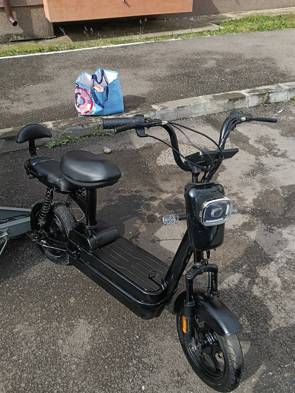 Vând scuter electric hy