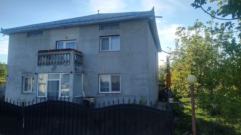 Casă de vânzare cu etaj