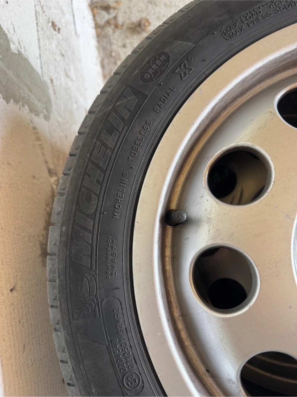 jante de audi cu cauciucuri aproape noi