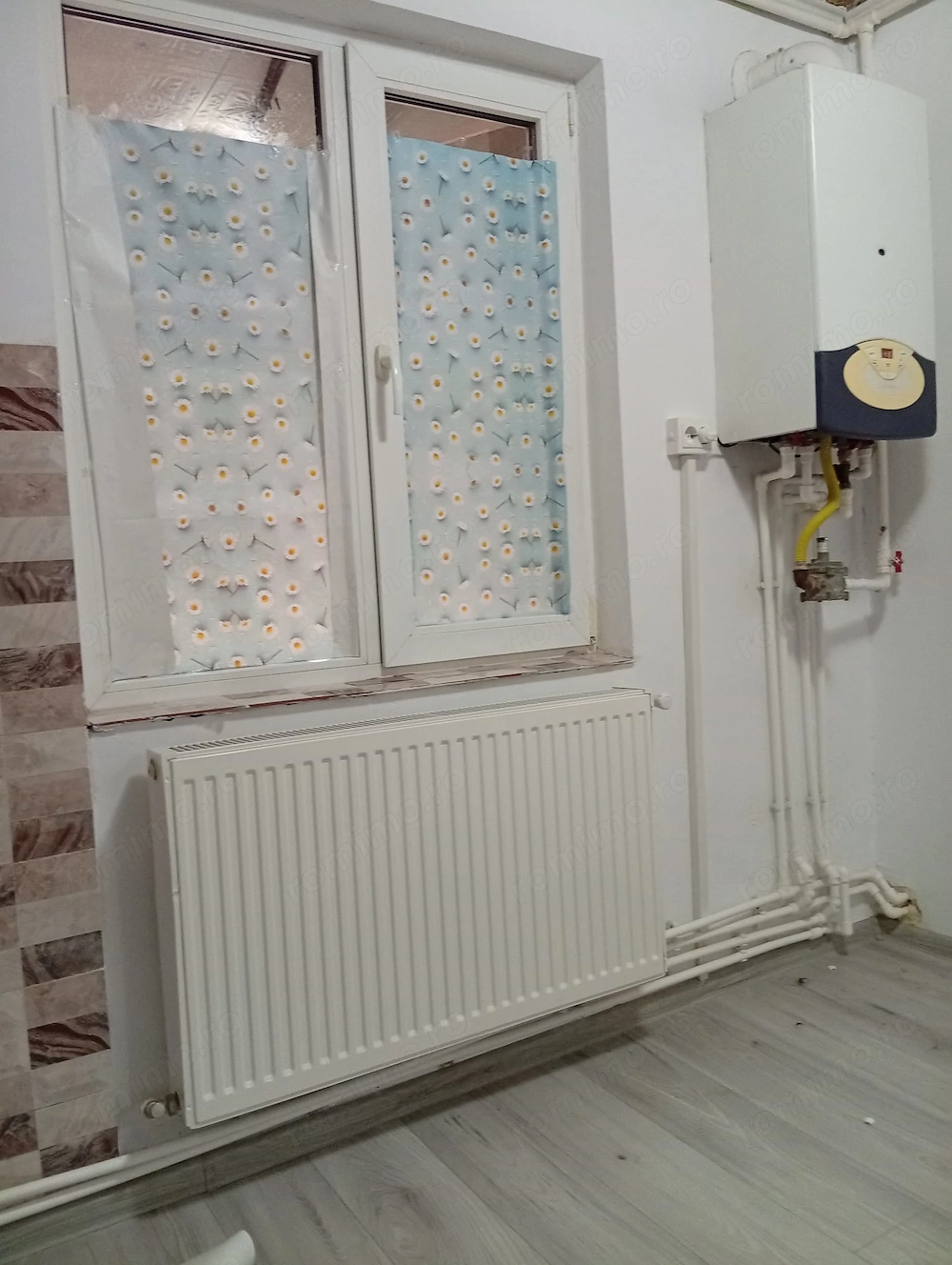 Vand 2 camere de cămin et.1