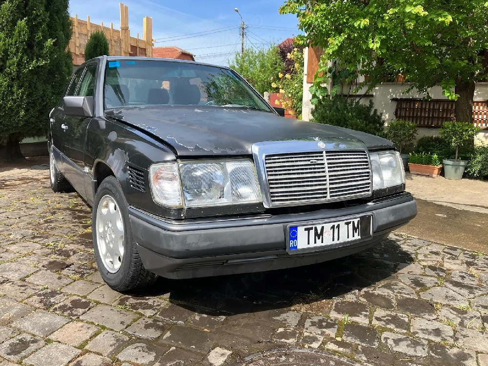Mercedes W124 din 1989