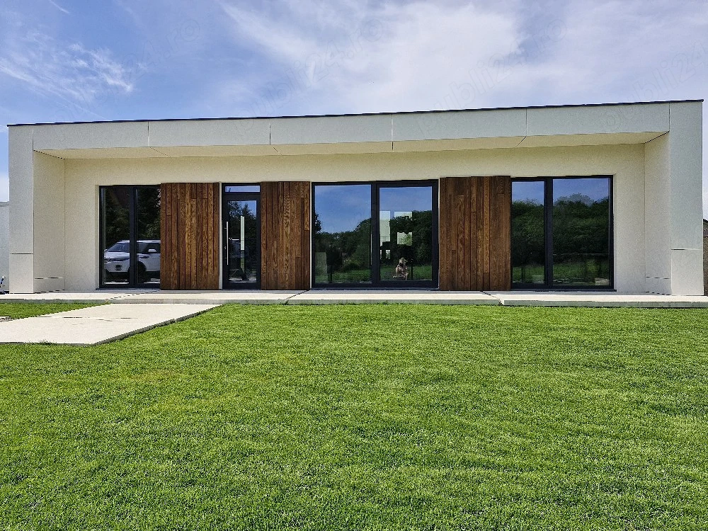 villa mobilata de vanzare 320000 eu. +TVA 