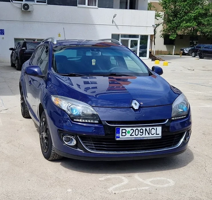 Renault Megane 3, motor 1.5 DCI, 110cp, an. 2013 Full Option