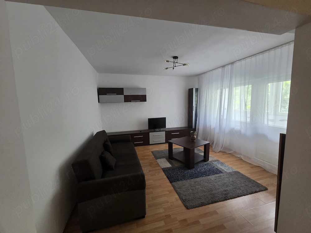 Inchiriez apartament 2 camere decomandate