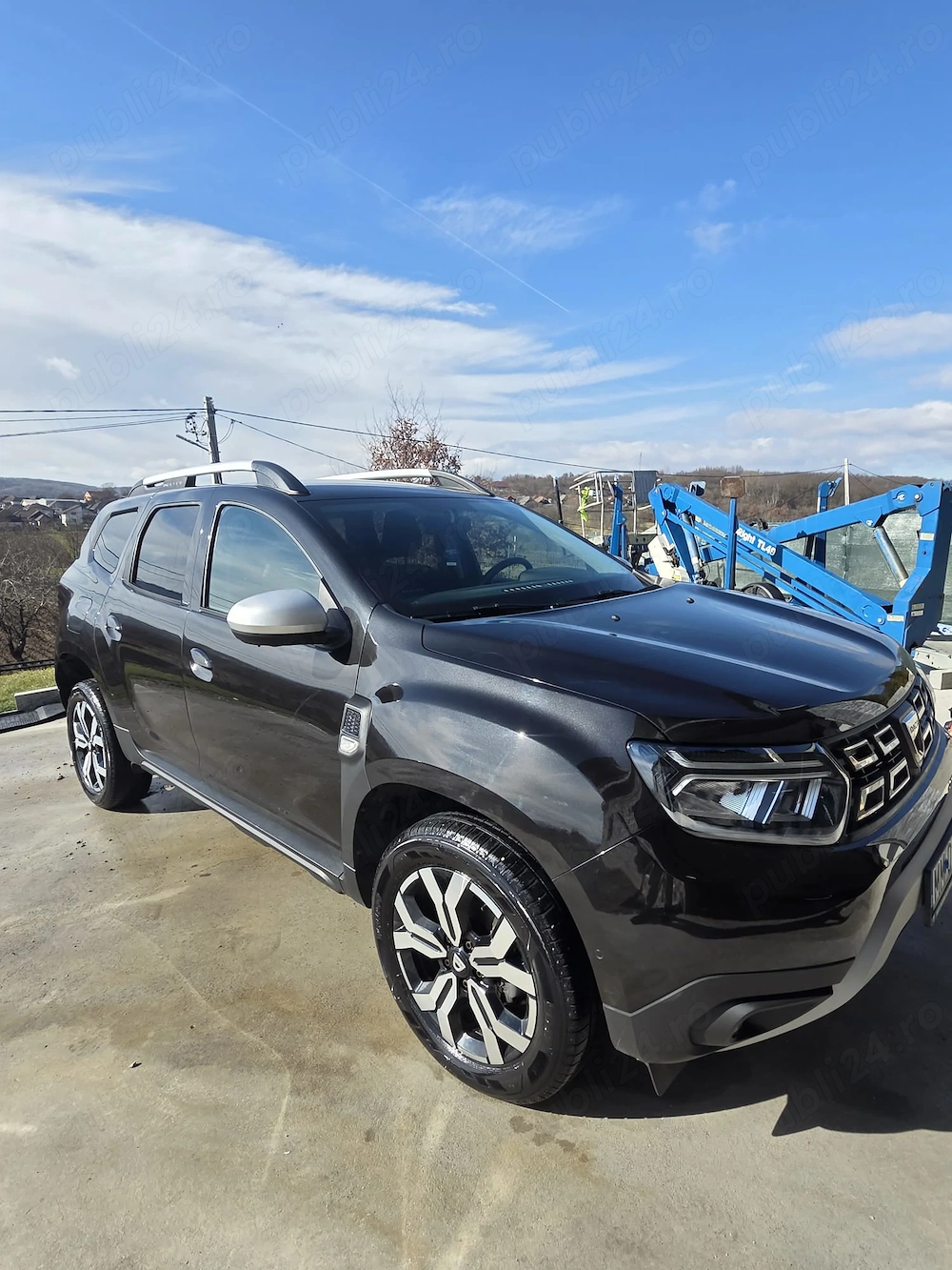 Vând Dacia Duster