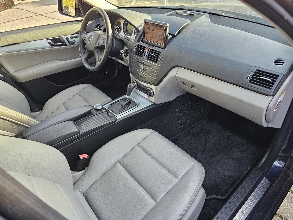 Mercedes Benz C230