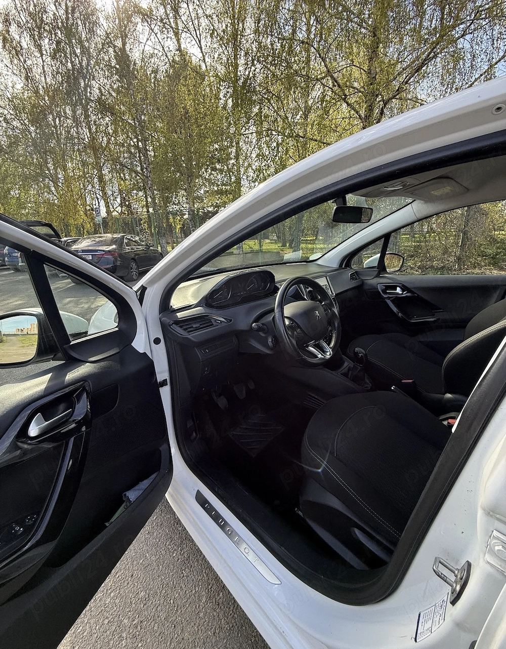 Peugeot 208, 2018, manual, 1.2 benzina