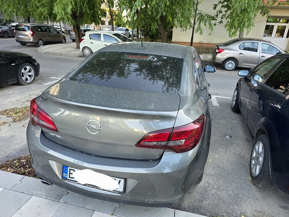 opel astra j.