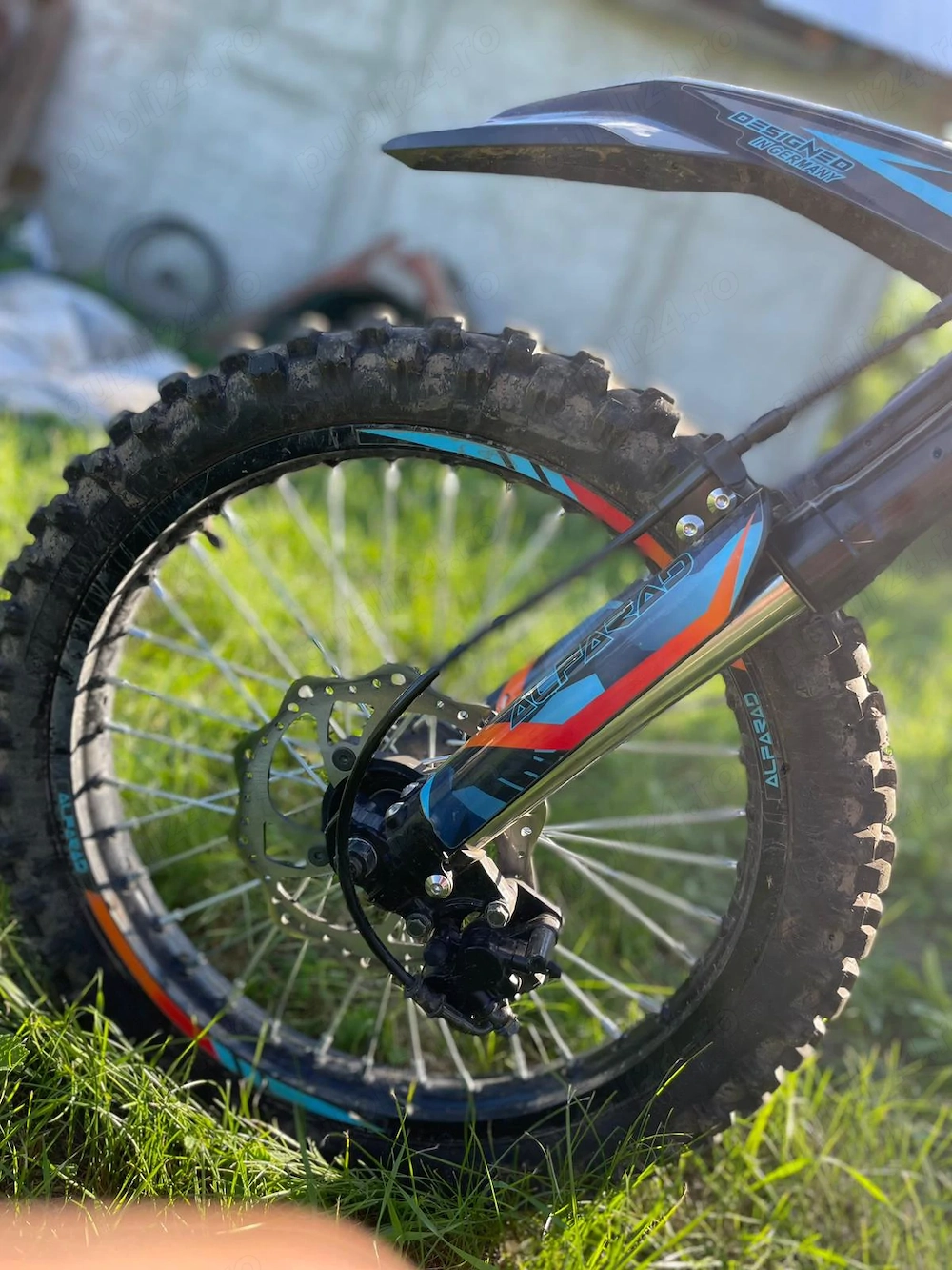 Vând cadru de cross urgent!!