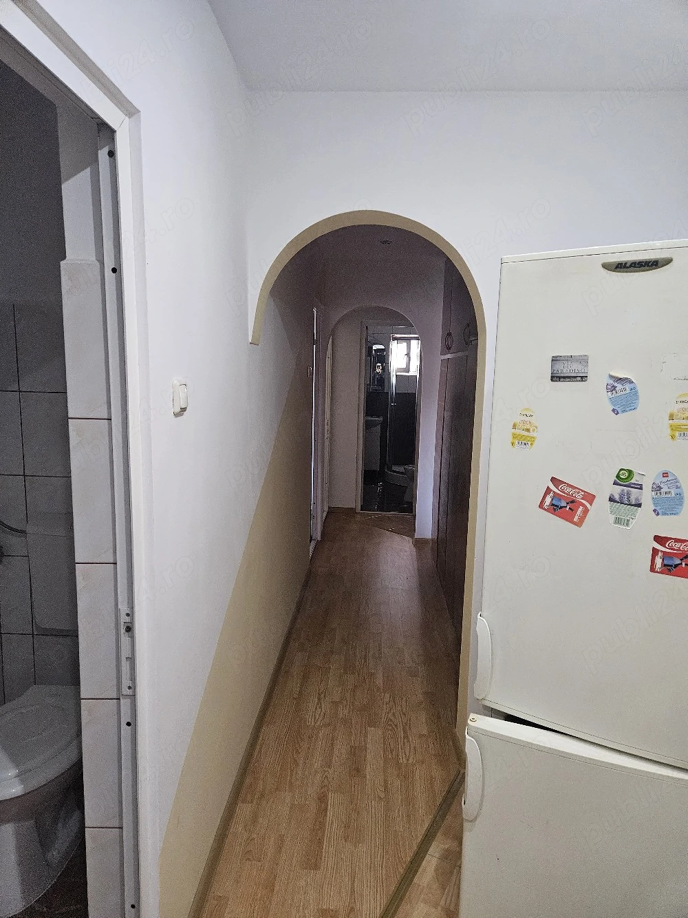 Închiriez apartament cu 3 camere, lângă Parcul Florilor 