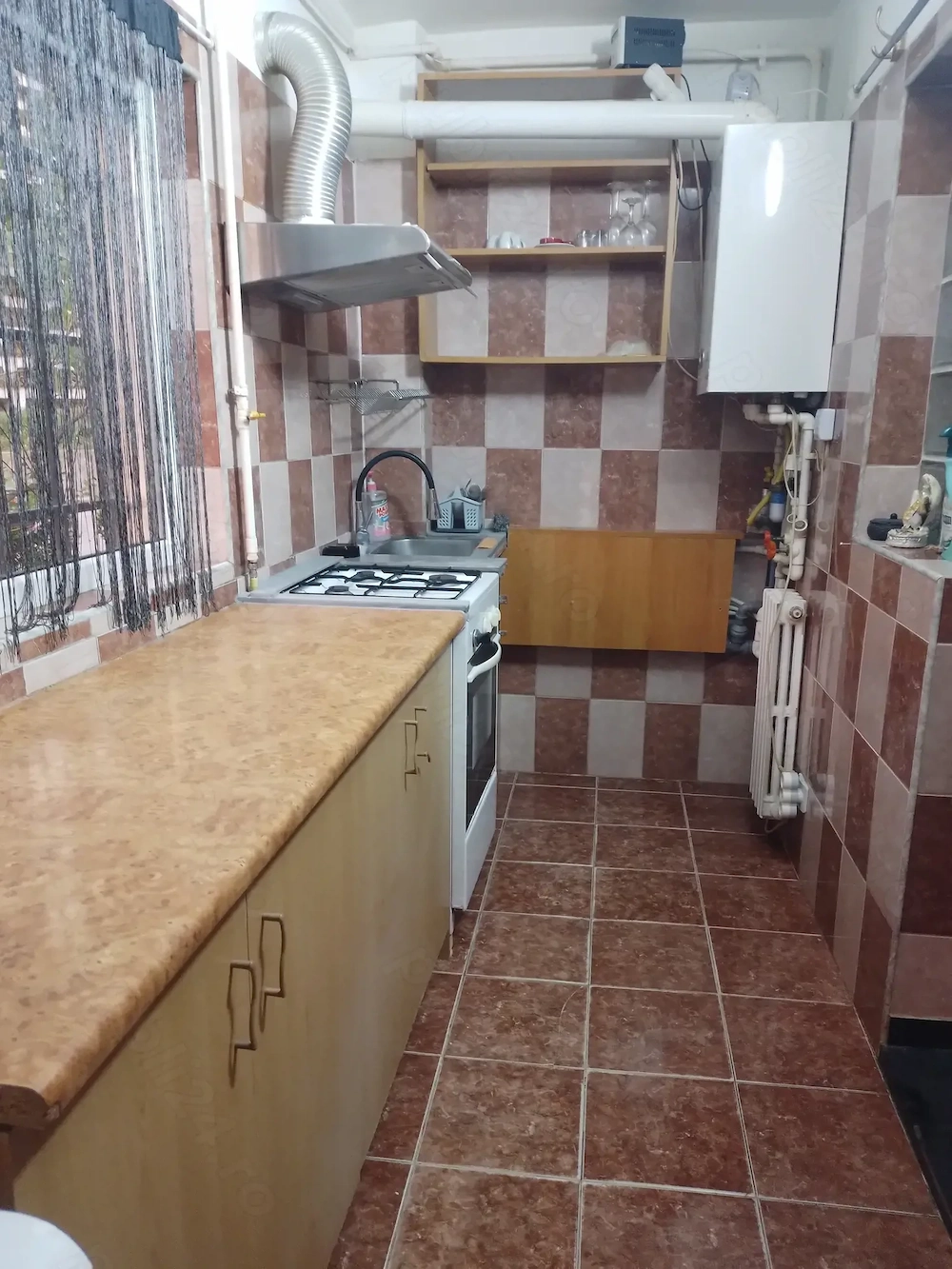 Ofer spre inchiriere ap.2 cam.dec.,mobilat,Navodari,parter.
