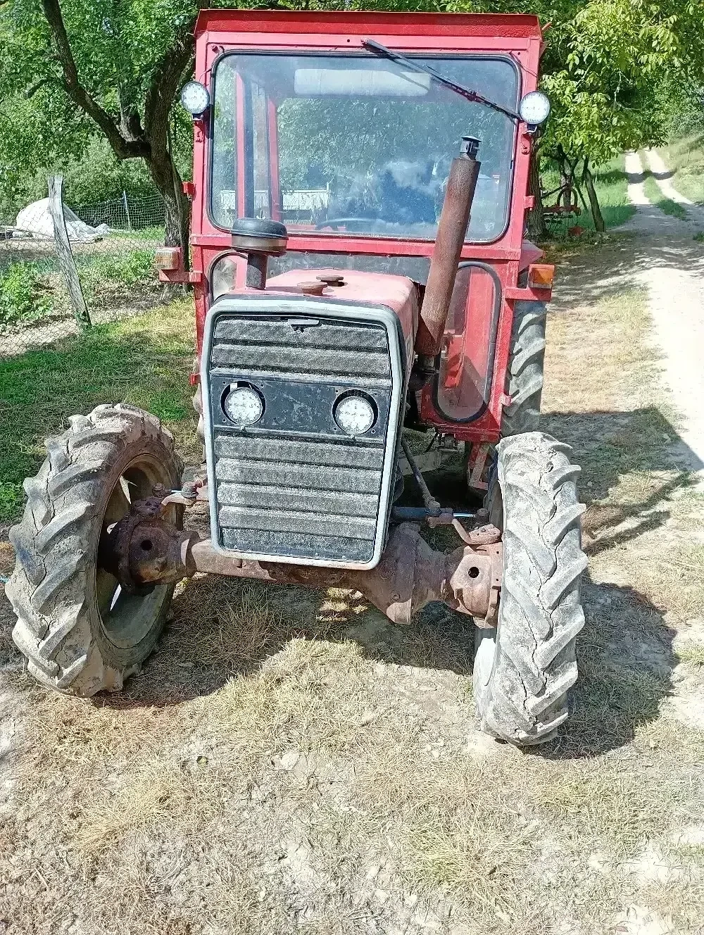 Massey Ferguson 240