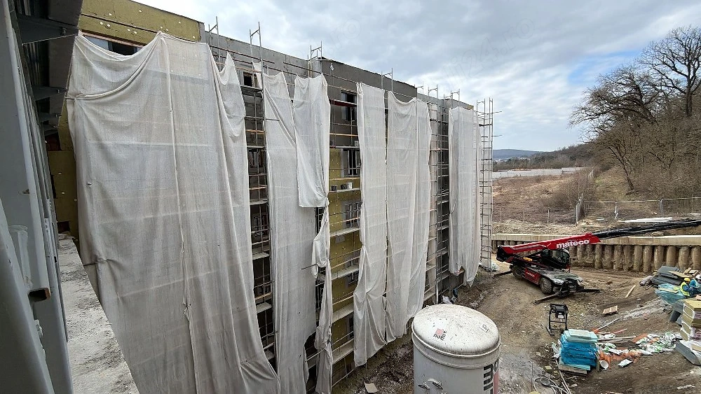 Angajez muncitori  in construcții 