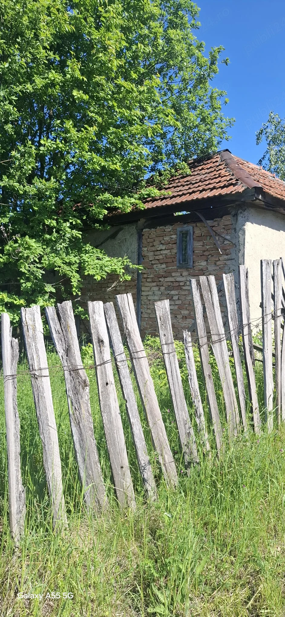 Vand teren cu casa demolabila in Ghelari