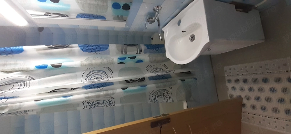 Vand apartament 2 Camere zona Intre Lacuri