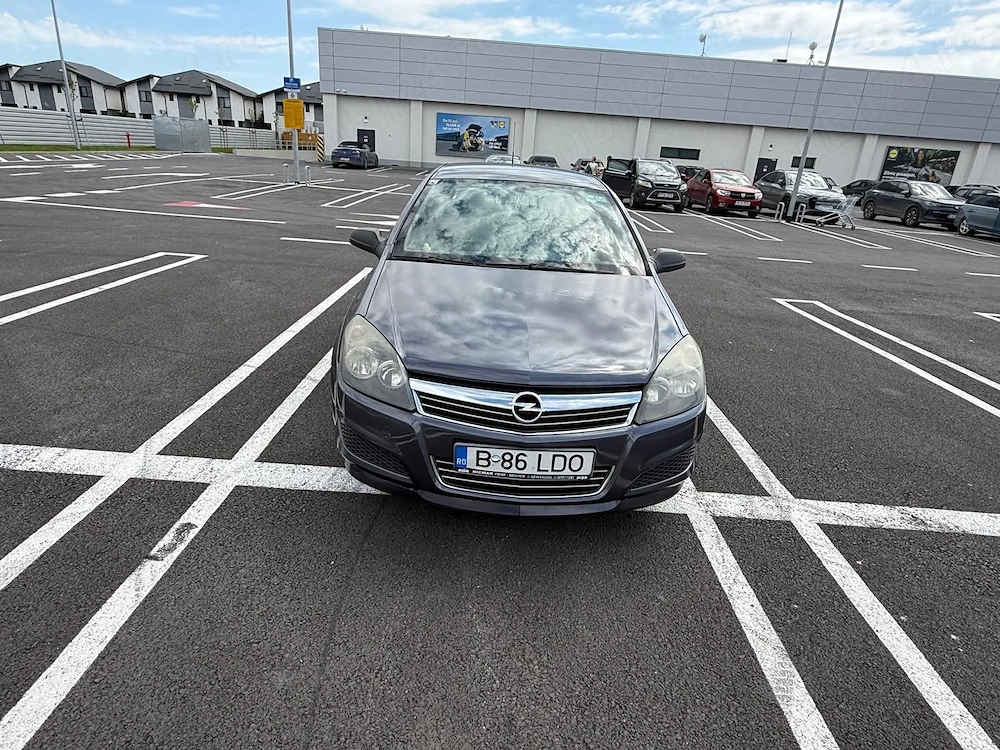 Propietar vand  auto OPEL ASTRA H 1.4